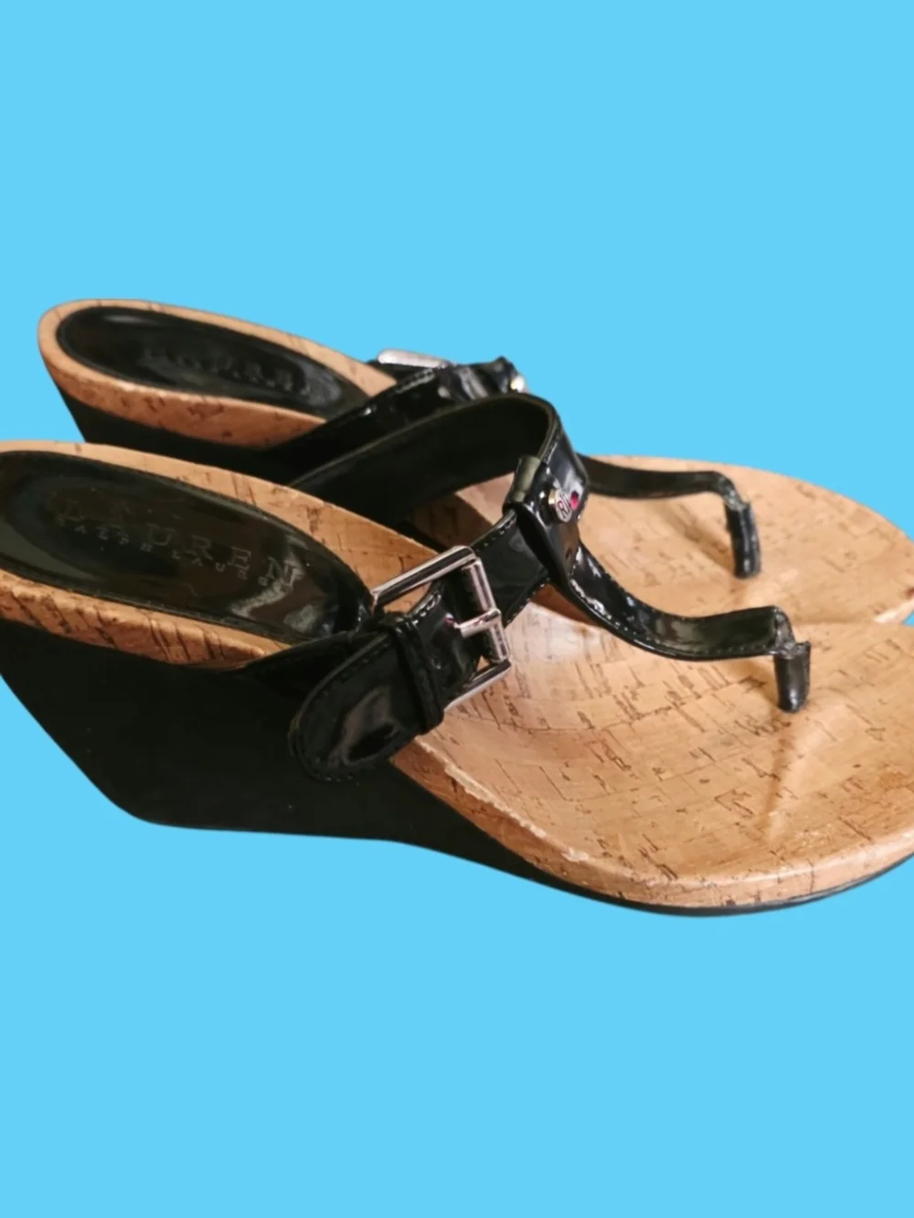 Kenneth Cole Reaction Black Patent T‑Strap Cork Footbed Sandals